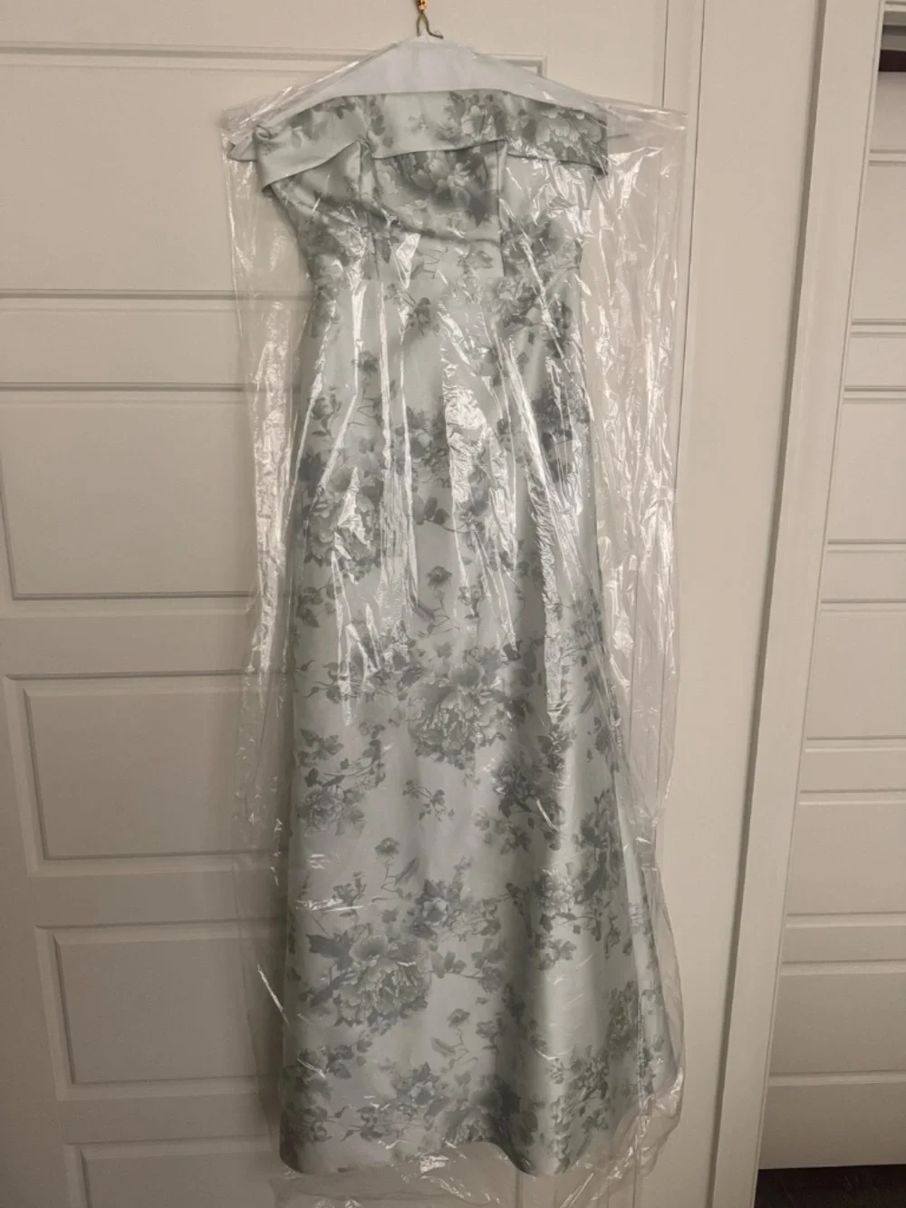 Alfred Sung Satin Trumpet Gown - Picture 4 of 4